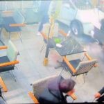 otomobilin kafeye girdigi kaza kamerada 2 yarali 5301da829c2d