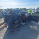 Refüje ve su tankerine çarpan otomobilin sürücüsü ağır yaralandı 1 refuje ve su tankerine carpan otomobilin surucusu agir yaralandi 3726d2db307d