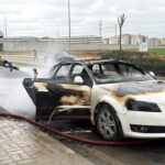 seyir halindeki otomobil yandi surucu son anda kurtuldu 07986ffe0345