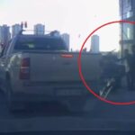 tartistiklari kisinin otomobiline sopa ve sandalyelerle zarar verdiler 4da64a407b36