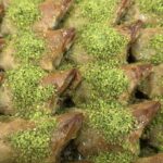 Tatlıcılarda ramazan mesaisi; iftar sofralarına baklava yetiştirmek için 12 saat çalışıyorlar 6 tatlicilarda ramazan mesaisi iftar sofralarina baklava yetistirmek icin 12 saat calisiyorlar b78212f23aa3