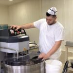 Tatlıcılarda ramazan mesaisi; iftar sofralarına baklava yetiştirmek için 12 saat çalışıyorlar 4 tatlicilarda ramazan mesaisi iftar sofralarina baklava yetistirmek icin 12 saat calisiyorlar e83542815411