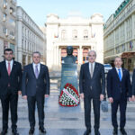 TBMM Başkanı Kurtulmuş, Bükreş’teki Atatürk Anıtı’nı ziyaret etti 1 tbmm baskani kurtulmus bukresteki ataturk anitini ziyaret etti df15a020db2a