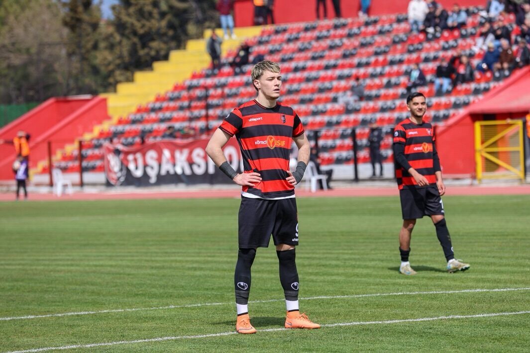 Uşakspor evinde yıkıldı 1 usakspor evinde yikildi 0a9b6342cc17