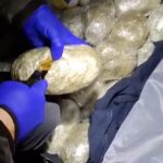 Yolcunun valizinden 4 kilo uyuşturucu çıktı 2 yolcunun valizinden 4 kilo uyusturucu cikti 8f6d4745427e