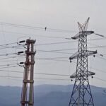 Yüksek gerilim hattında tehlikeli mesai 2 yuksek gerilim hattinda tehlikeli mesai e71edb792a72