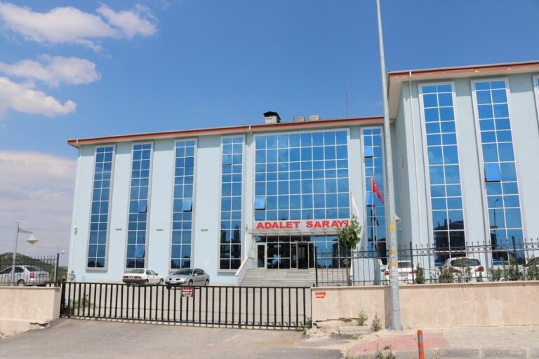 Yurt dışına kaçmaya çalışırken yakalanan 5 FETÖ şüphelisi tutuklandı
